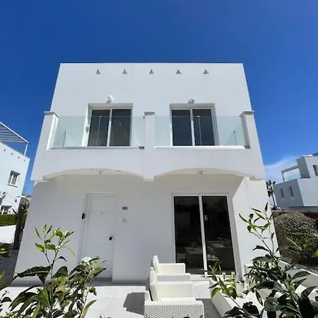 Nissini Famliy Villa